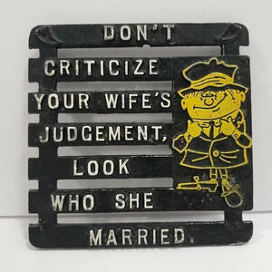VINTAGE Cast Iron Trivet 70s Cartoon Comical Hot Plate Couples Funny Trivet